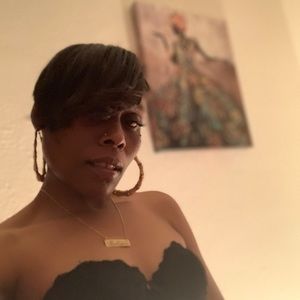 Meet your Posher, Deborra